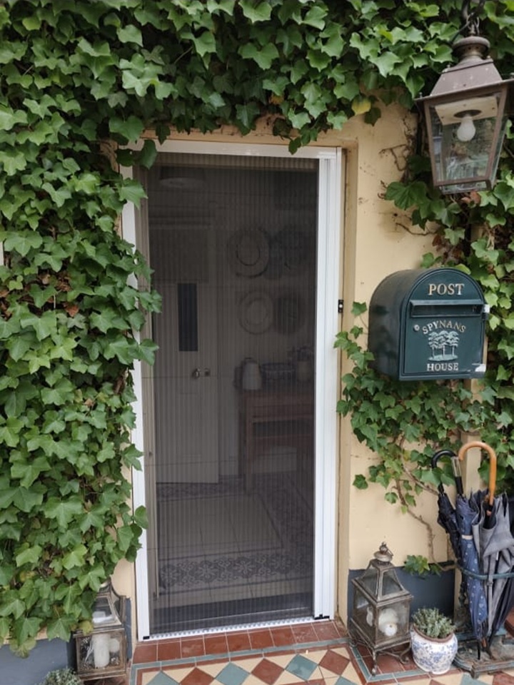 Zeta - Retractable Fly Screen Door - Image 4