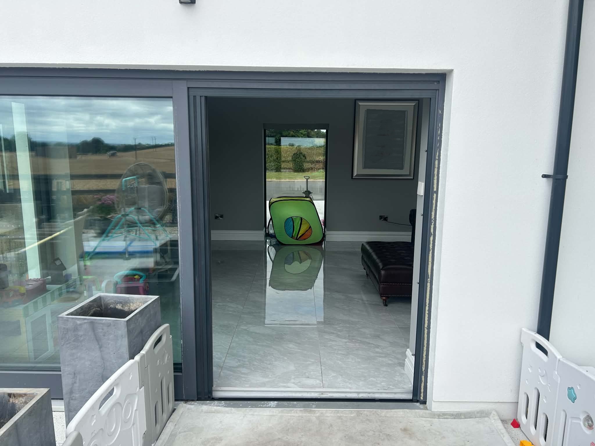 Zeta - Retractable Fly Screen Door - Image 18
