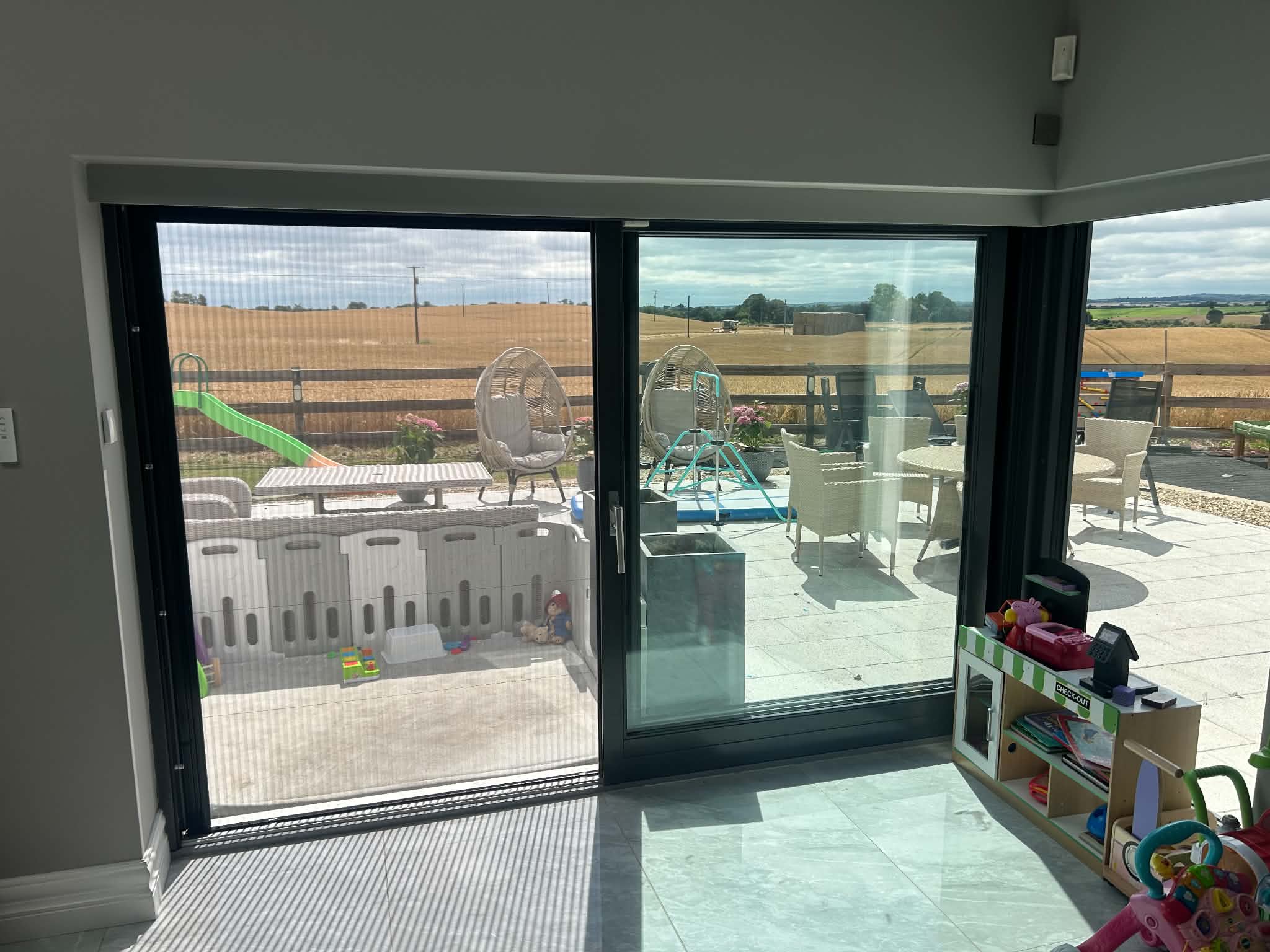 Zeta - Retractable Fly Screen Door