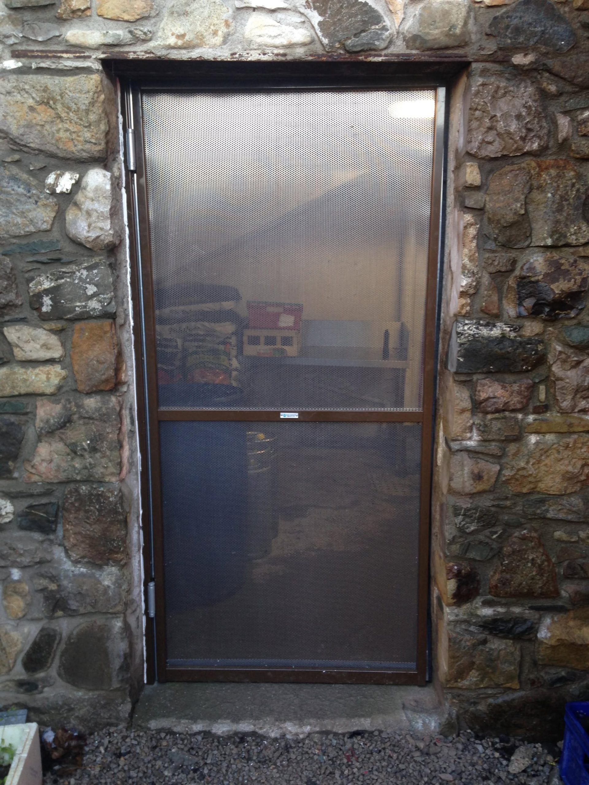 Hi-Spec Hinged Fly Screen Door - Image 9